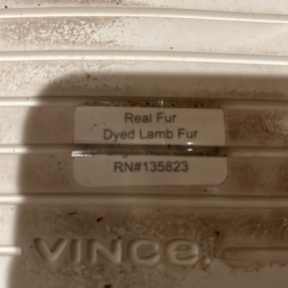 Great Used Condition Vince Slippers - Picture 3 of 3